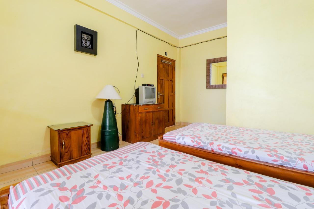 Adinda Beach Hotel And Villa Kretek Bagian luar foto