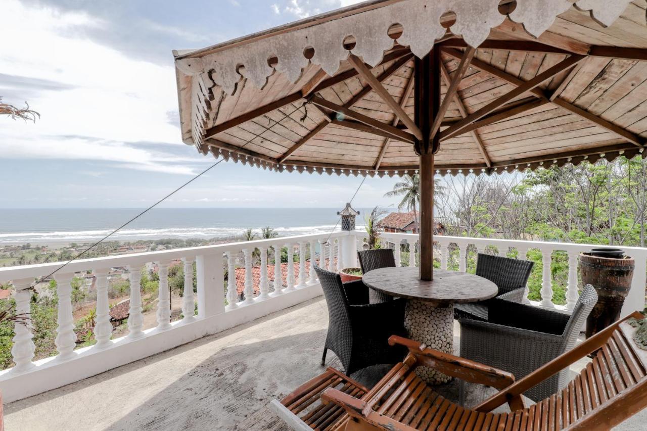 Adinda Beach Hotel And Villa Kretek Bagian luar foto