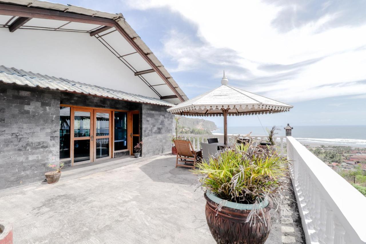 Adinda Beach Hotel And Villa Kretek Bagian luar foto