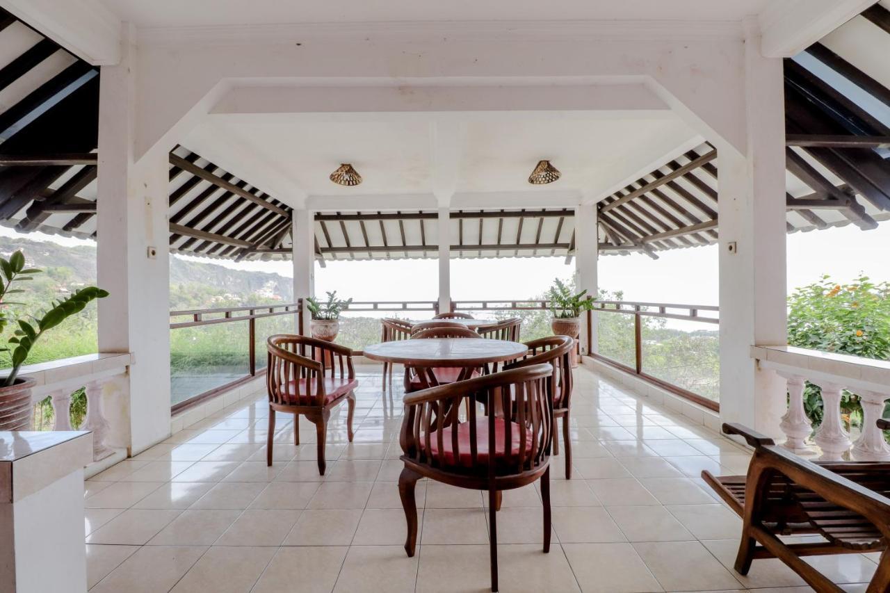 Adinda Beach Hotel And Villa Kretek Bagian luar foto